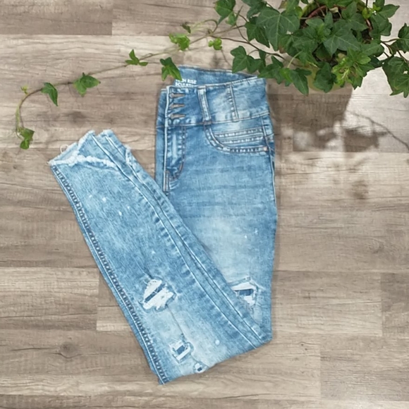 Jeans - Picture 2 of 4